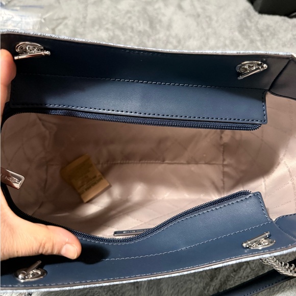 Michael Kors Blue and Cream Shoulder Bag - Picture 9 of 11